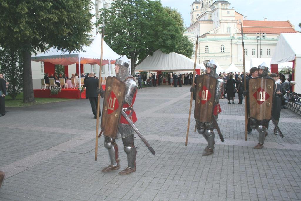 Uroczystoci przed Paacem Prezydenckim